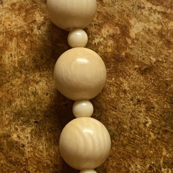 Celluloid Necklace w/ Netsuke Man Changing Faces Signed and Vintage - Picture 11 of 13